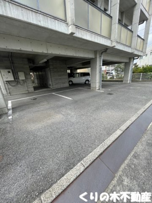 【駐車場】 | ラ・コーベルⅡ | 駐車場完備です