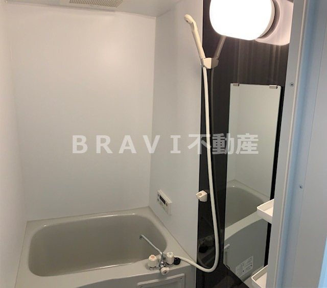 エスカーサ大阪WEST九条駅前　BRAVI不動産の浴室|【エスカーサ大阪WEST九条駅前】きれいなお風呂です