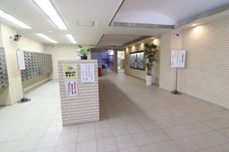 【エントランス】 | 建物の内部です