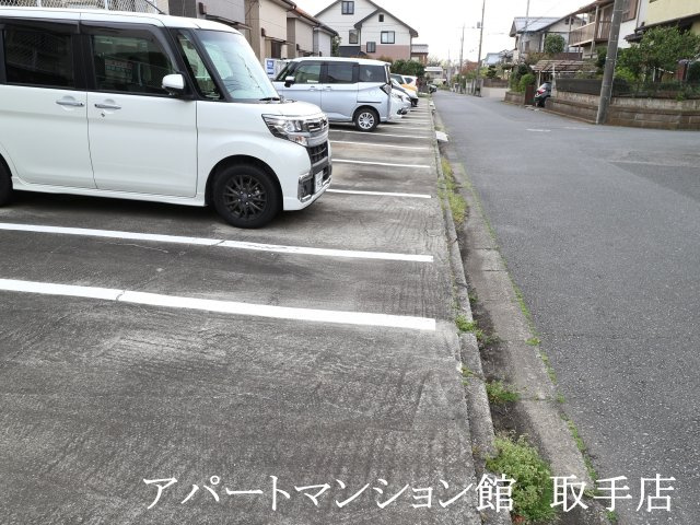 戸頭山野井邸の駐車場