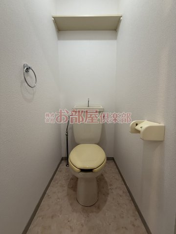 アーバンライフ津福のトイレ|落ち着いた色調のトイレです