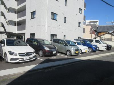 トサキパークコート西京極の駐車場