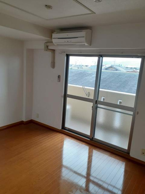 【居間・リビング】 | メゾン・ド・フラン | ゆったりとした居間です