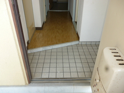 【玄関】 | サンリバージュ | 明るい玄関です