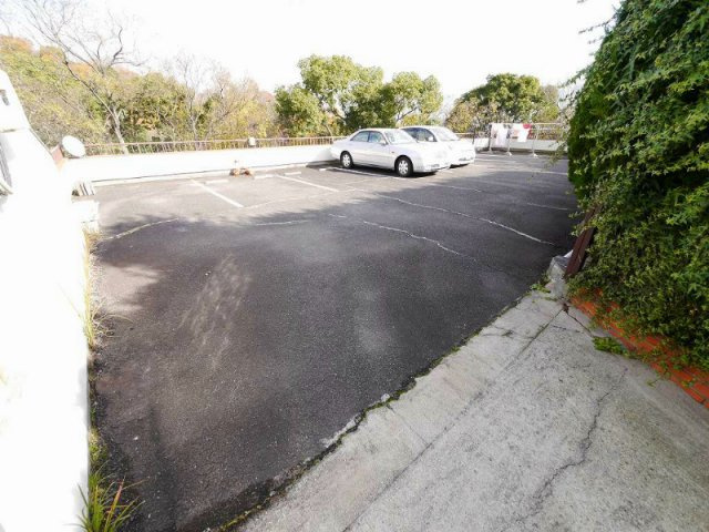 大幸ハイツの駐車場