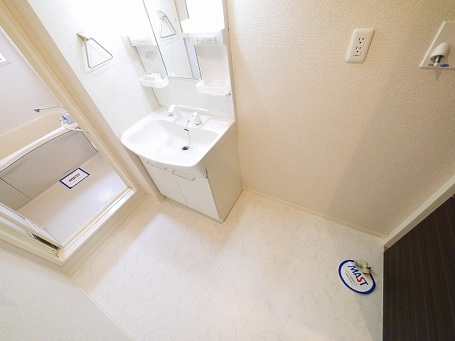 グリーンメゾン菰川Cの洗面所|忙しい朝には欠かせない洗面所です