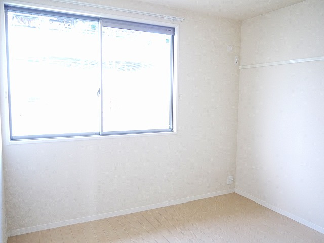 グリーンメゾン菰川Ｃの洋室