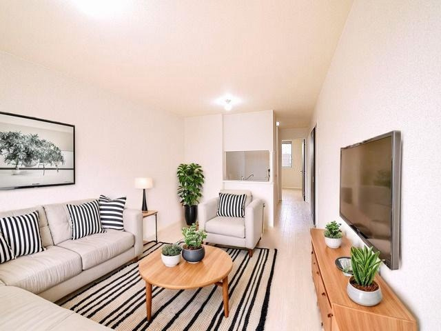 グリーンメゾン菰川Ｃの居間・リビング|CGで家具等を配置したもので家具等は含まれません