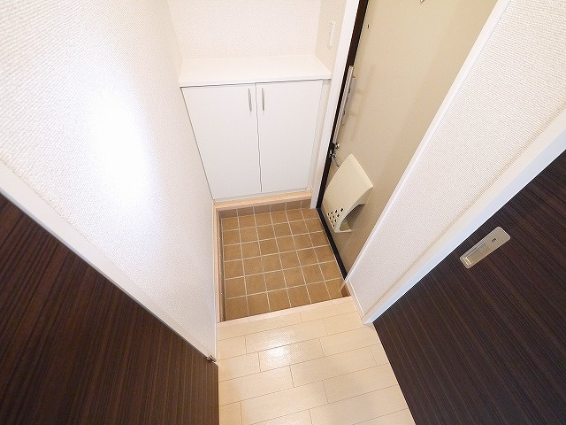 グリーンメゾン菰川Cの玄関|シンプルで使いやすい玄関です