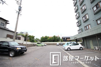 【駐車場】