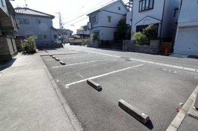 【駐車場】 | ロイヤルコートＢ棟