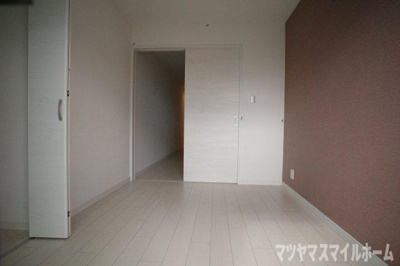 【洋室】 | IRIS COURT岡山