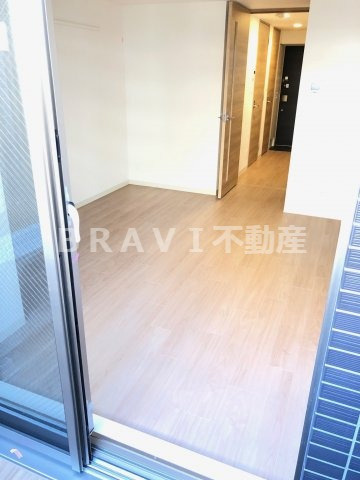 ファステート大阪城東グリッジ　BRAVI不動産の居間・リビング|【ファステート大阪城東グリッジ】居間です