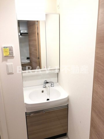 ファステート大阪城東グリッジ　BRAVI不動産の独立洗面台|【ファステート大阪城東グリッジ】独立洗面台、朝の身支度には欠かせません