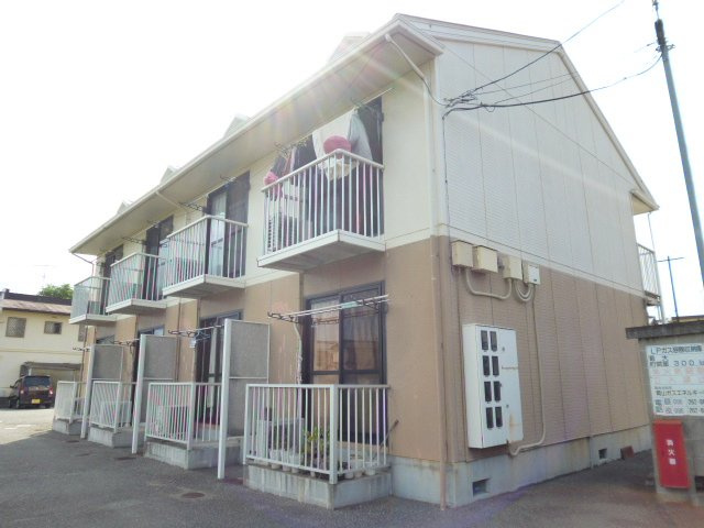 倉敷市老松町１丁目のアパートの外観