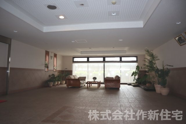 ライオンズマンション幕張シティ　３階部分のその他共用部分|エントランス横にございます。