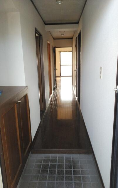 熊本市中央区八王寺町の賃貸マンションの玄関