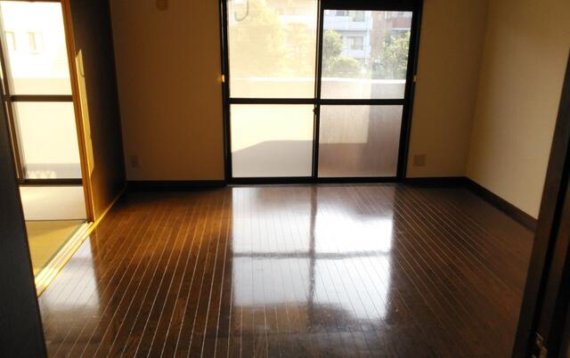 熊本市中央区八王寺町の賃貸マンションの居間・リビング