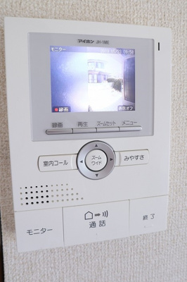 【セキュリティ】 | クレールテラスB【SHM】 | 防犯対策に有効なカメラ付きインターホン！録画機能が付いているので留守中の訪問者まで確認できます♪