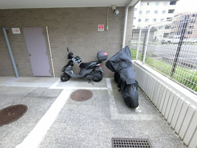 【その他共用部分】 | 金沢文庫第一ハイツ | バイク置場