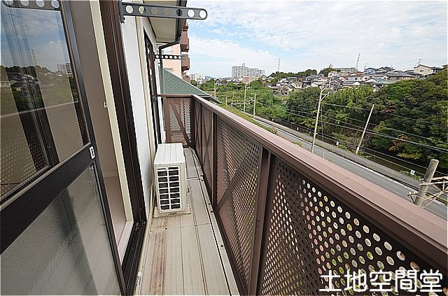 フレグランス里中のバルコニー