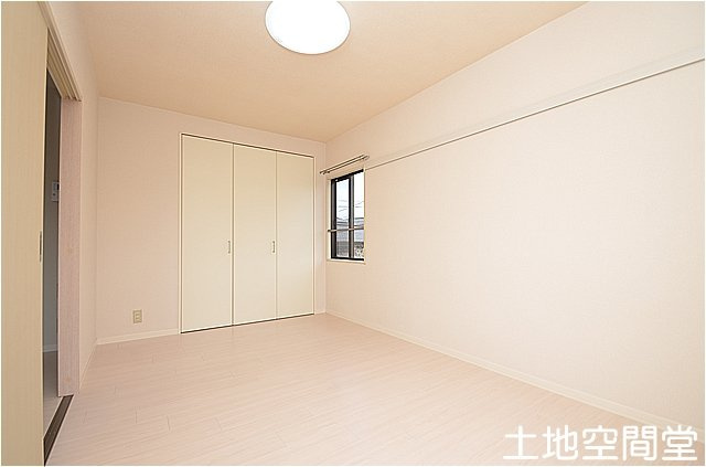 フレグランス里中の収納|和室から洋室にリフォーム済み