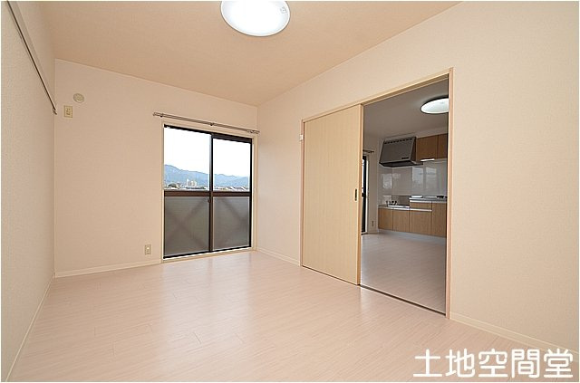 フレグランス里中の子供部屋|和室から洋室にリフォーム済み