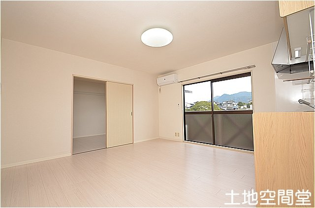 フレグランス里中の居間・リビング