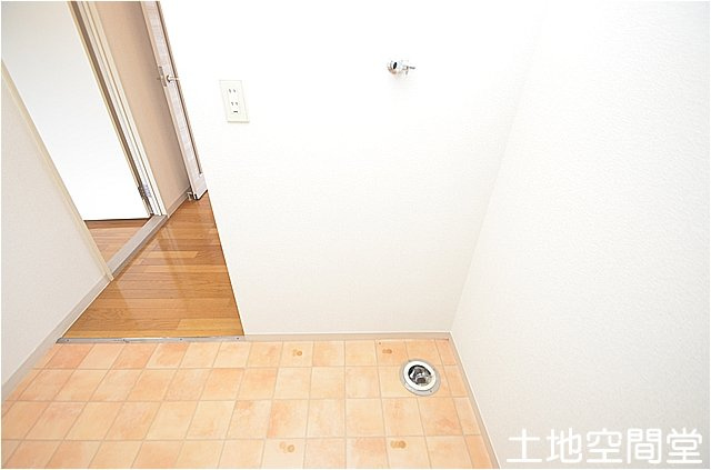 フレグランス里中の洗面所|室内洗濯置き場