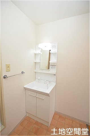 フレグランス里中の独立洗面台