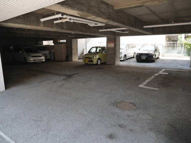 【駐車場】 | ホワイトピア博多駅南 | ホワイトピア博多駅南の駐車場