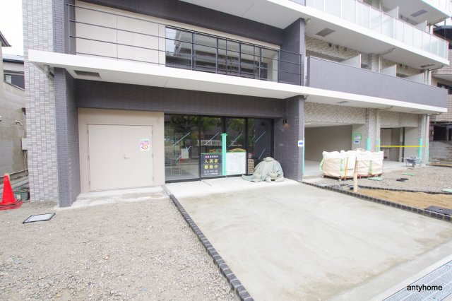 エスリード大阪梅田WEST　仲介手数料無料のエントランス