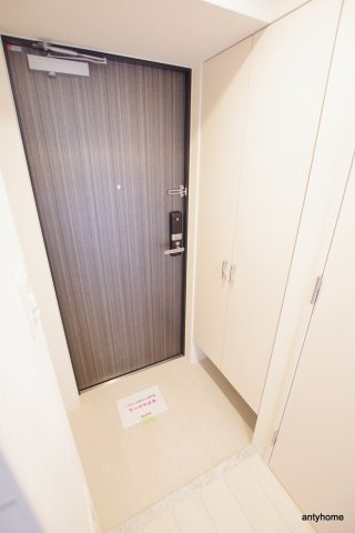 エスリード大阪梅田WEST　仲介手数料無料の玄関