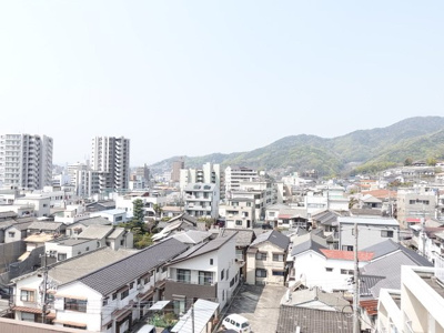 【展望】 | プレジデント皇神東中央 | 眼下には呉の街並みが広がります。