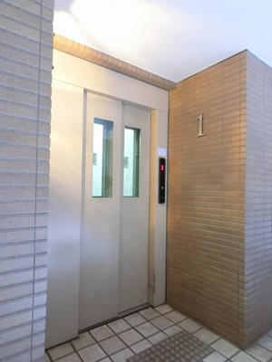 【その他共用部分】 | クレッセント蒲田東Ⅱ | お買い物時やベビーカーの出し入れに便利なエレベーター付