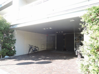 【エントランス】 | JR東海道本線・京浜東北線・南武線「川崎」駅徒歩18分又はバス7分「神明町」停歩1分。