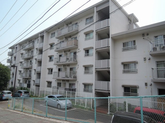 【外観】 | 4階部分・二面バルコニーにつき採光・風通し良好です。
リビングと接した和室はオープンにすると開放感あふれるスペースになります♪