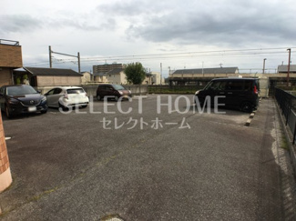 【駐車場】