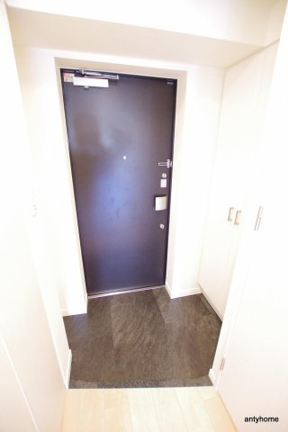 インザグレイス桜ノ宮　仲介手数料無料の玄関