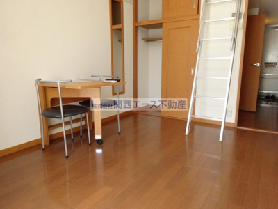 【居間・リビング】 | レオパレスサン・ビレッジⅡ