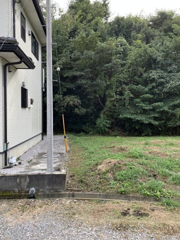 【外観】 | 売地：邑楽町中野125坪 | 東側隣接部分