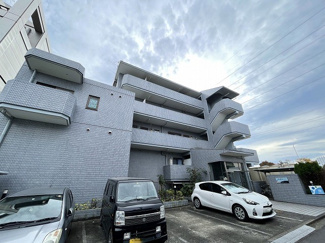 【駐車場】 | いつでも目の届く敷地内に駐車場があります♪お車をお持ちのファミリーさんにもおすすめです☆