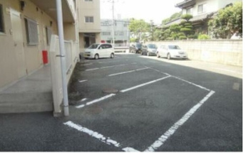 【駐車場】