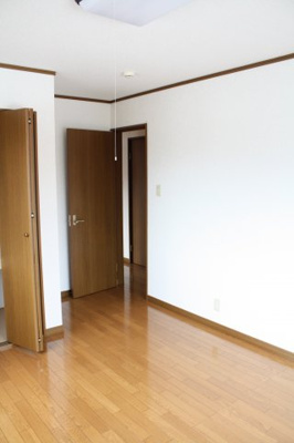 【洋室】 | サンライズ原 | 使い勝手のいい洋室です