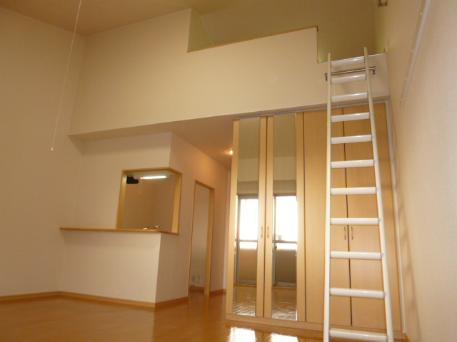 フリージアの洋室