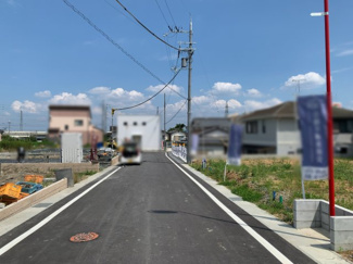 【前面道路含む現地写真】