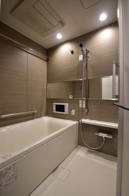 中央区新富１丁目の賃貸マンションの浴室