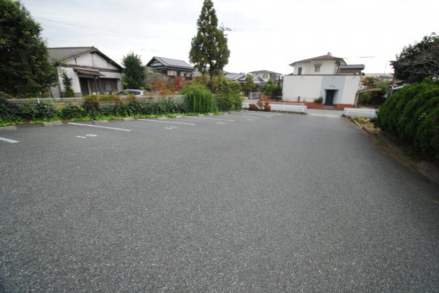 プリマヴェーラの駐車場