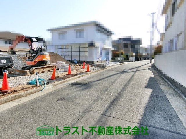 神戸市垂水区南多聞台６期１号棟の前面道路含む現地写真