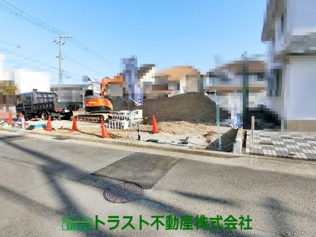 神戸市垂水区南多聞台６期１号棟の前面道路含む現地写真